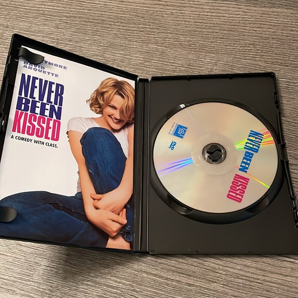 Never Been Kissed / BUNDLE AND SAVE ON MOVIES - Picture 6 of 8
